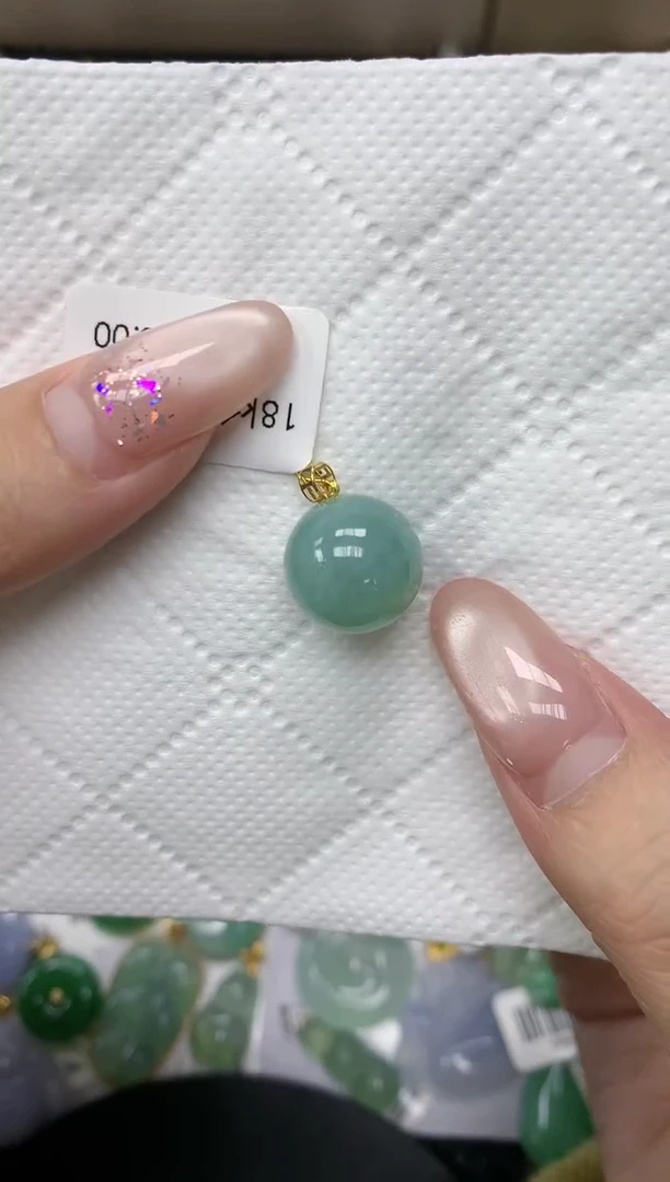 颈饰18K金镶嵌翡翠1111111111