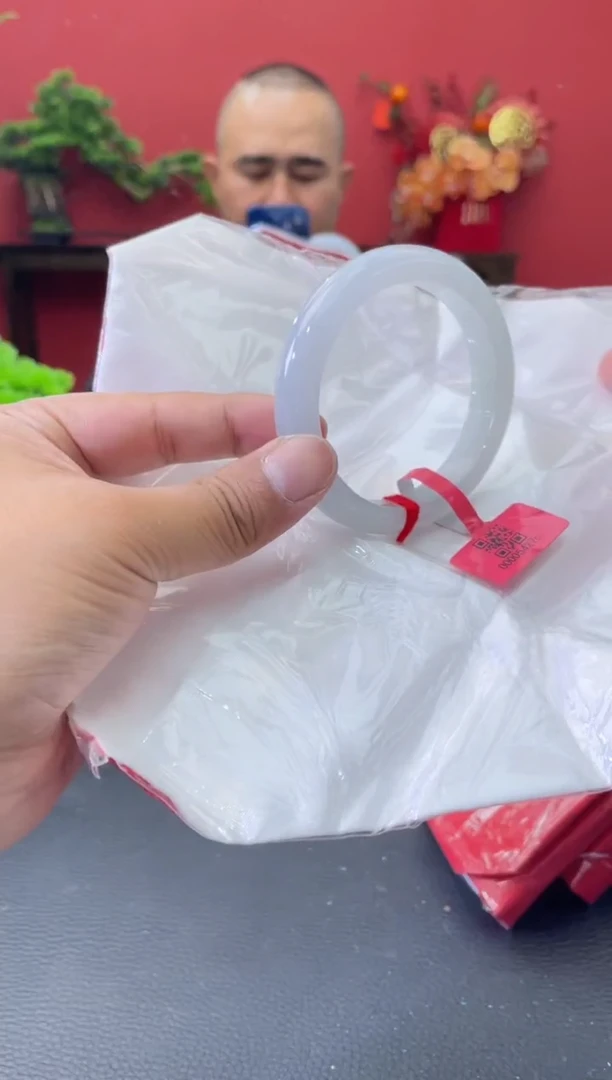 未镶嵌手镯翡翠5