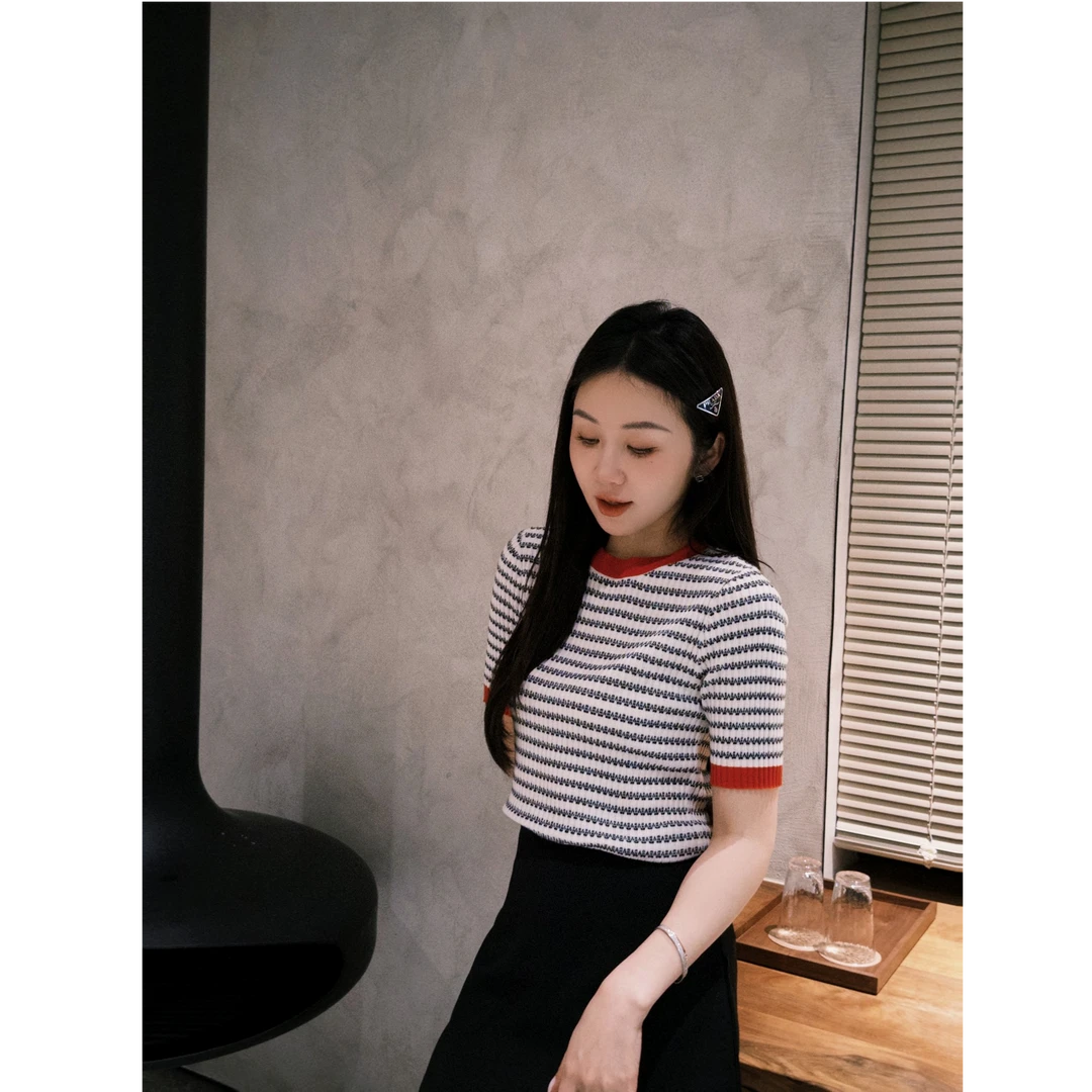 时尚气质森系拼色绵羊毛针织短袖