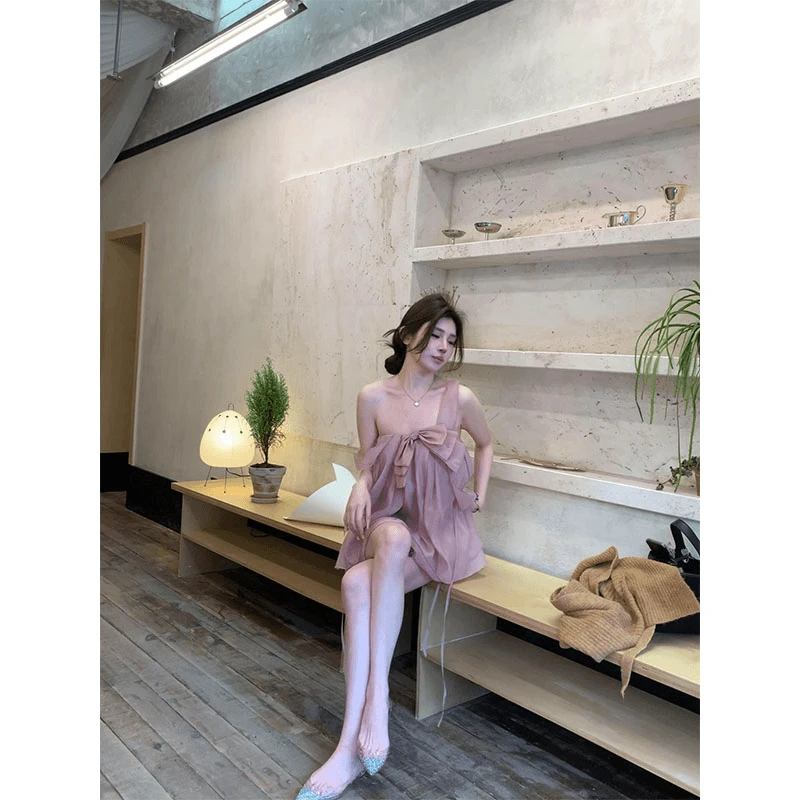 连衣裙女2025夏季新款财阀千金女装气质高级感蝴蝶结露肩吊带裙子