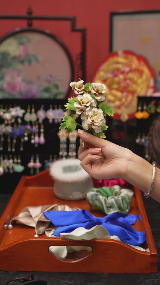 刺绣非遗绒花手工饰品