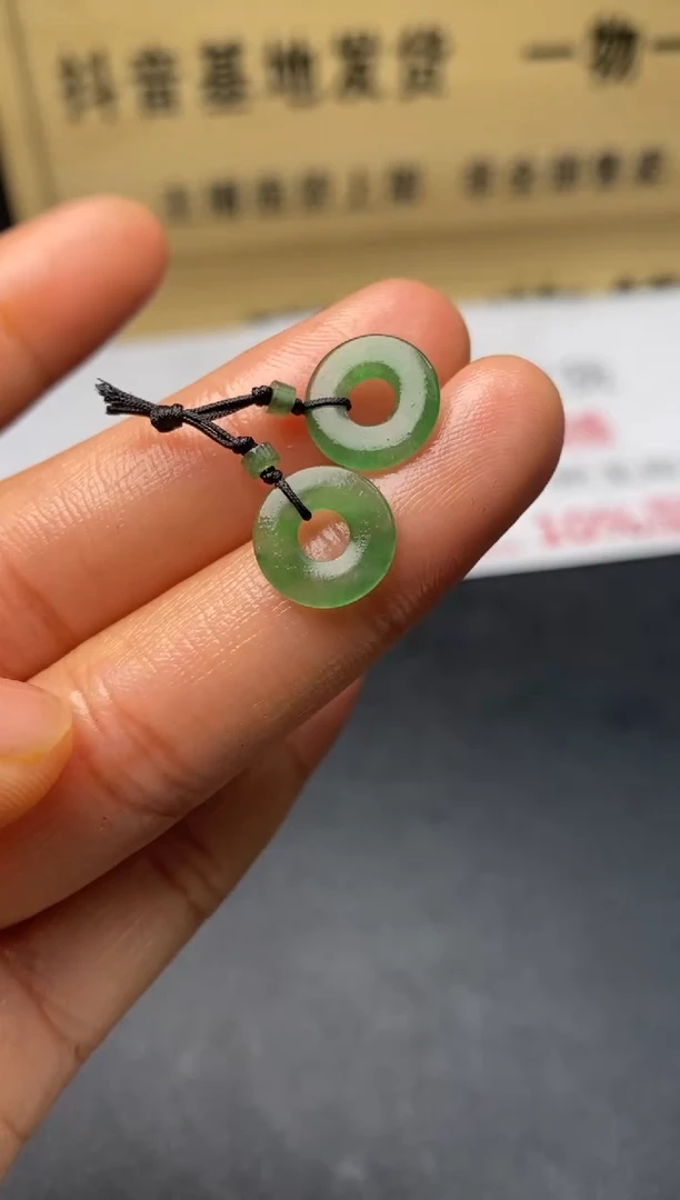 定制翡翠未镶嵌翡翠毛货多样性发其一