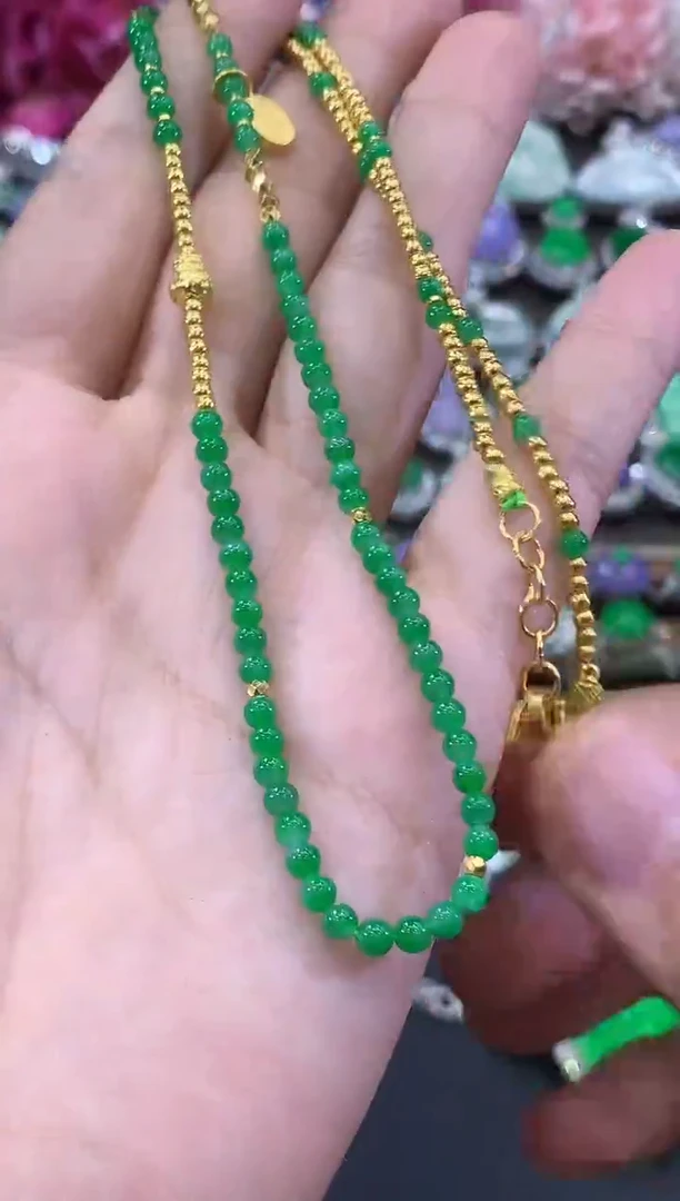 颈饰足金镶嵌翡翠C66