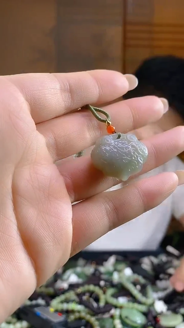 和田玉未镶嵌颈饰多样性发货，拍一发一