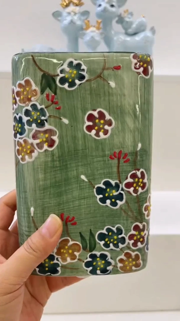陶瓷手绘花瓶（扁绿）