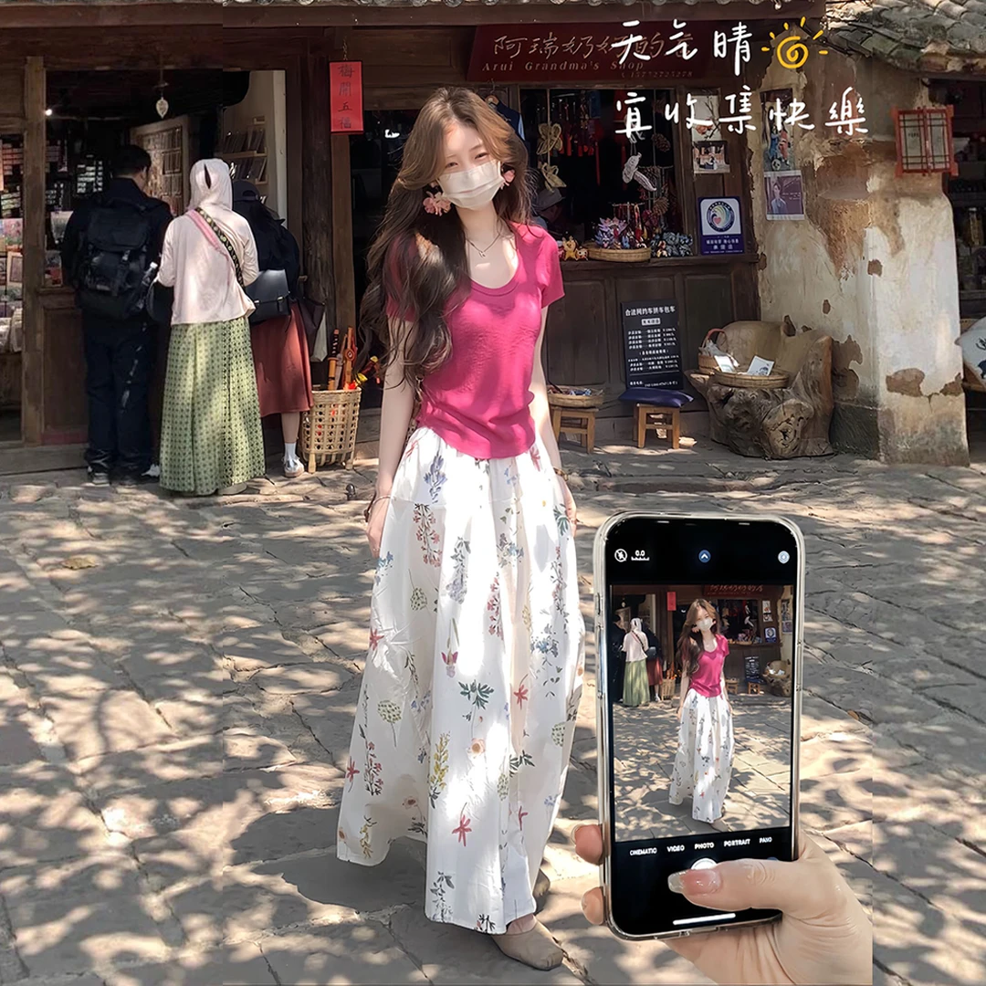 五一出游穿搭多巴胺套装女夏季新款减龄短袖t恤民族风碎花半身裙