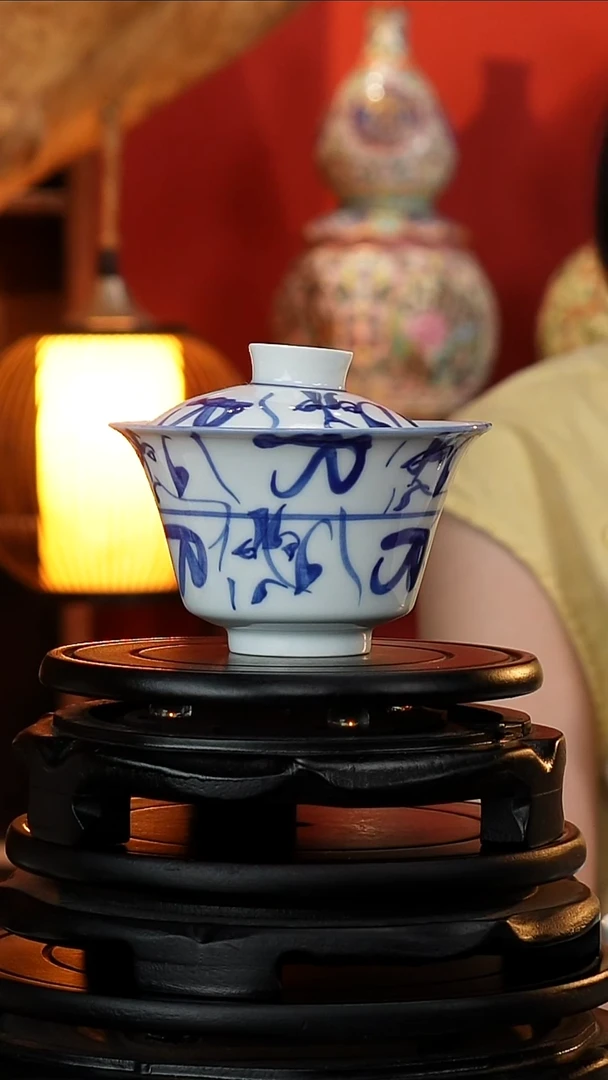 摆件皇窑青花刀子纹盖碗