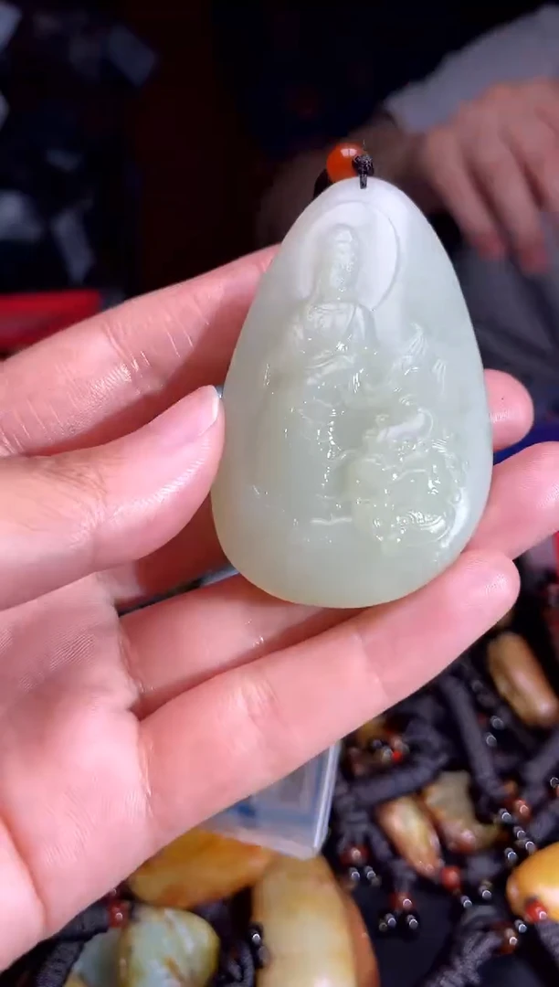 和田玉未镶嵌颈饰1