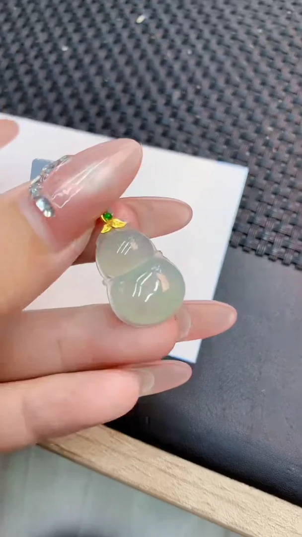翡翠18K金镶嵌吊坠(不含链)1