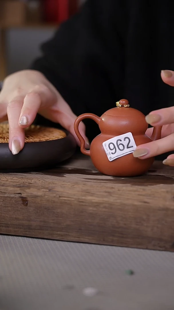 【闪购商品】瓷片福利！设计师款/红皮龙小茶壶
