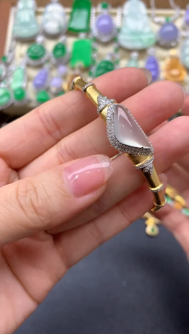 【闪购商品】翡翠手镯18K金镶嵌443中国好珍宝