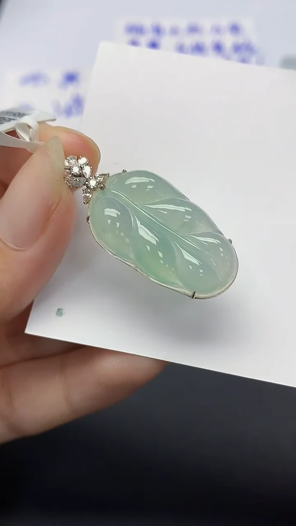 翡翠18K金镶嵌颈饰天然缅甸a货翡翠