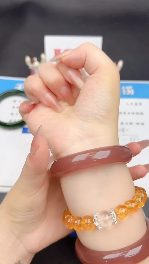 石英质玉手镯未镶嵌17