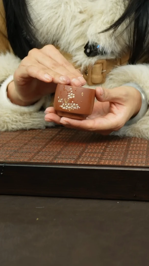 【闪购商品】坭兴陶梅花刻绘主人杯钦州红