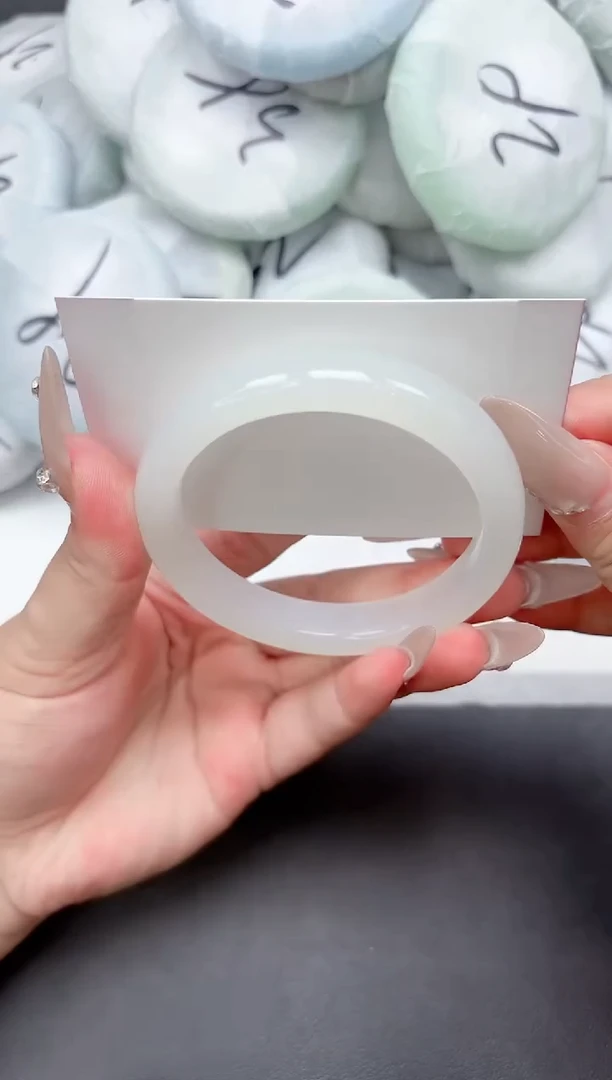 未镶嵌手镯石英质玉84-55.5