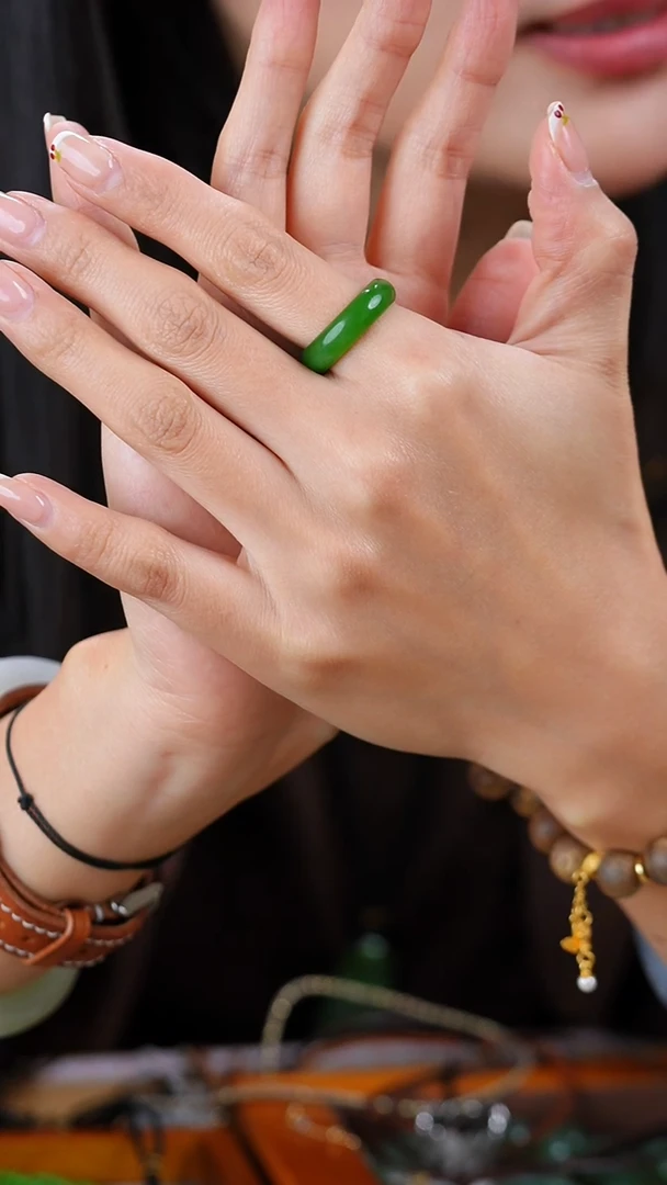 未镶嵌戒指和田玉戒指