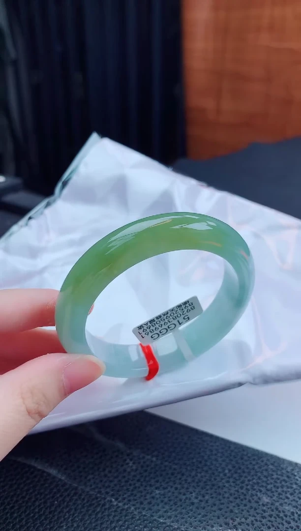 翡翠手镯未镶嵌缅甸天然翡翠A货手镯