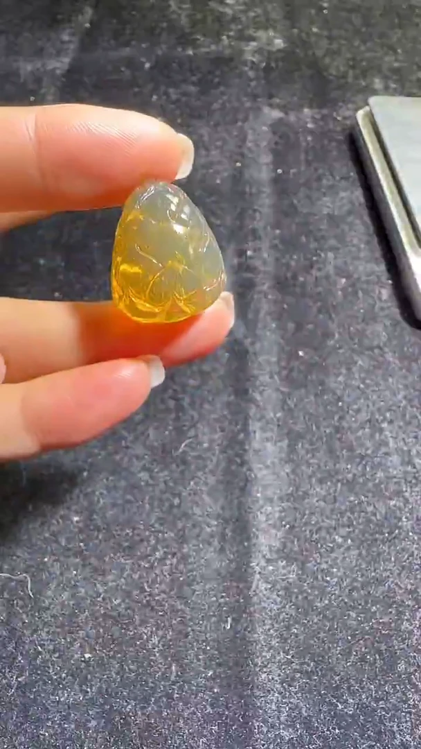 琥珀颈饰未镶嵌17