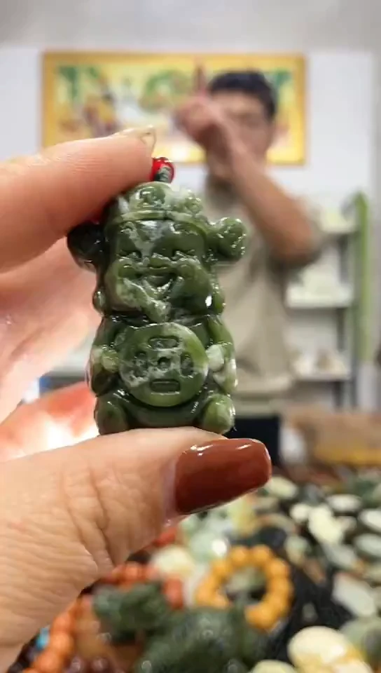 未镶嵌蛇纹石玉吊坠