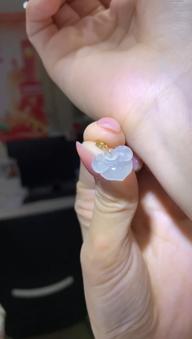 颈饰18K金镶嵌翡翠|不退不换