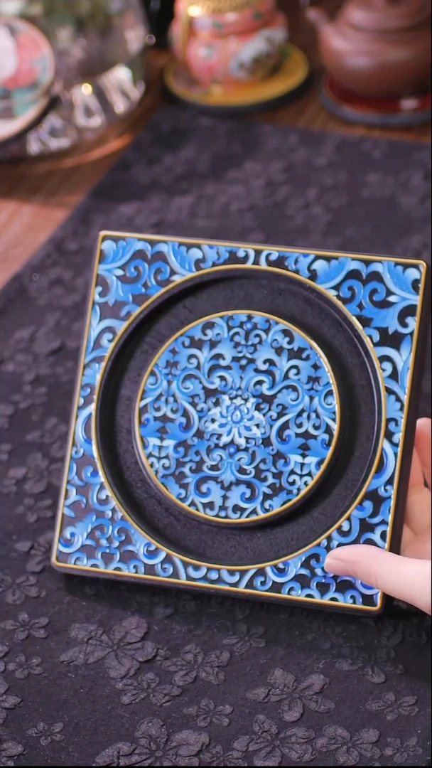 壹藏贰宝蓝宝相图案小壶承