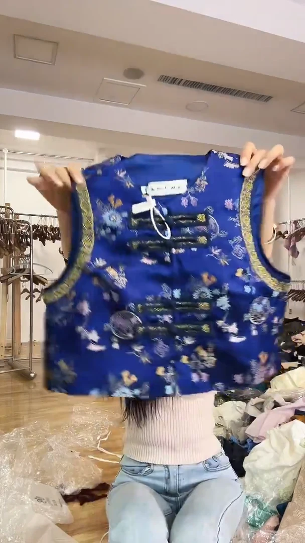 马甲       M码       80-110斤