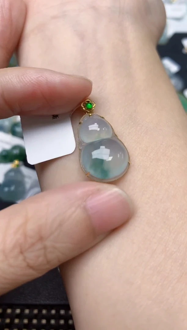 颈饰18K金镶嵌翡翠天然缅甸A货翡翠