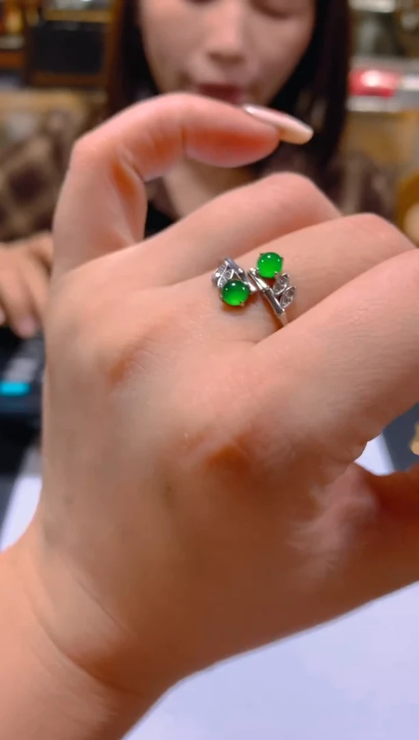 未镶嵌戒指翡翠多样性发一