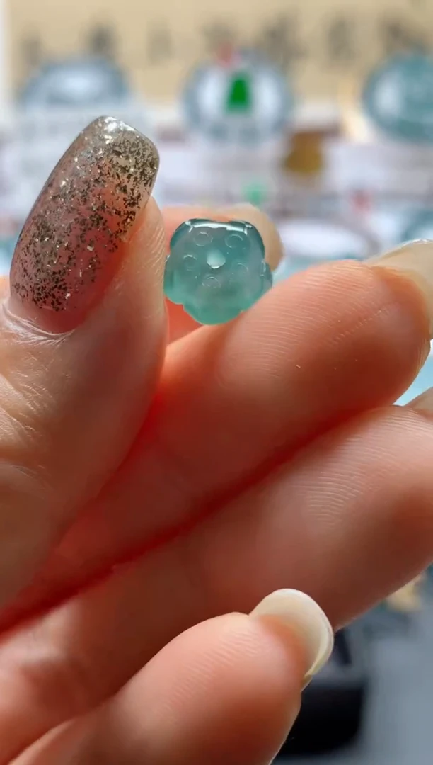 翡翠未镶嵌颈饰0214332704