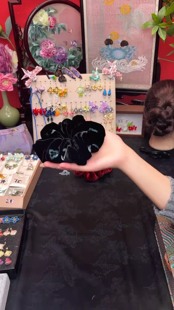 刺绣忘****?非遗手工绒花
