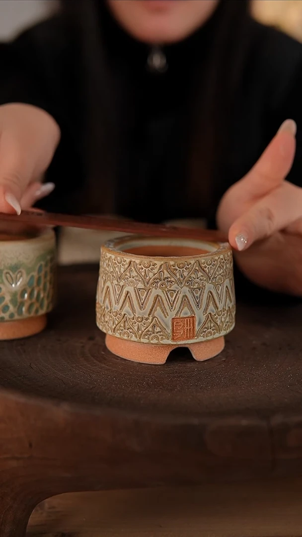 【闪购商品】红陶1-18-053默认微瑕口5.5