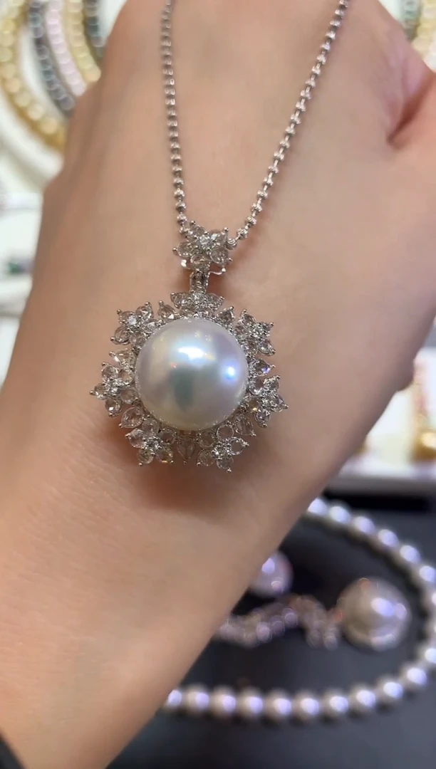 18K金镶嵌吊坠不含链海水珍珠a229