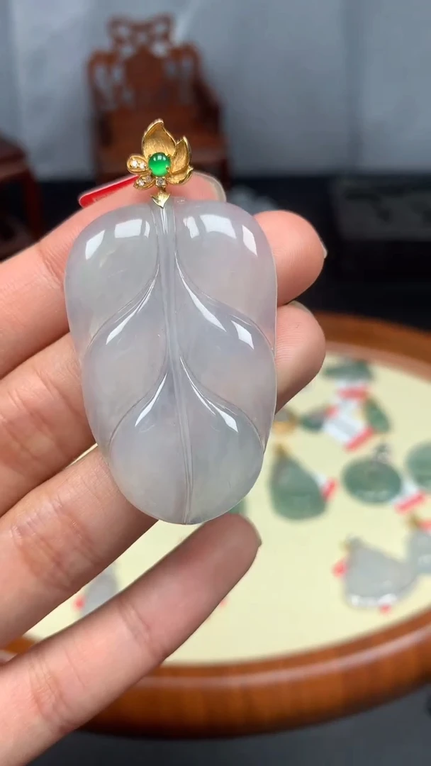 【闪购商品】翡翠颈饰18K金镶嵌叶子