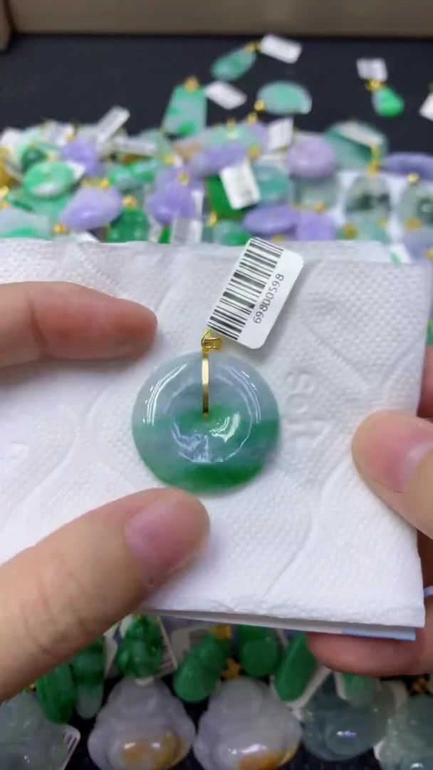 颈饰18K金镶嵌翡翠天然缅甸翡翠A货