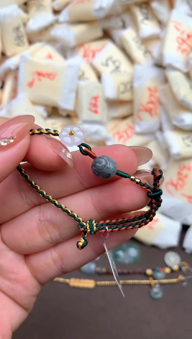 【闪购商品】翡翠手绳未镶嵌— 68