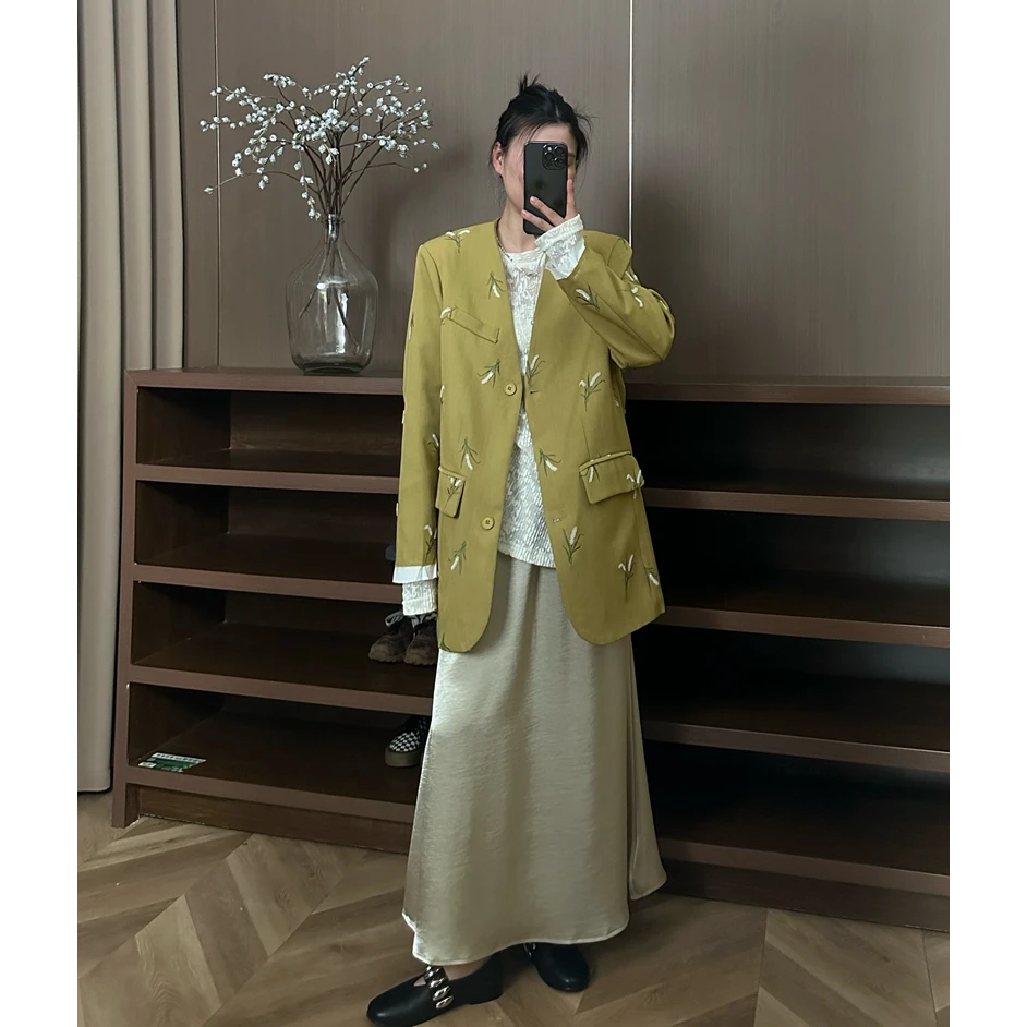 2025南北家春季新款欧货绣花西装外套女士上衣时尚气质设计感