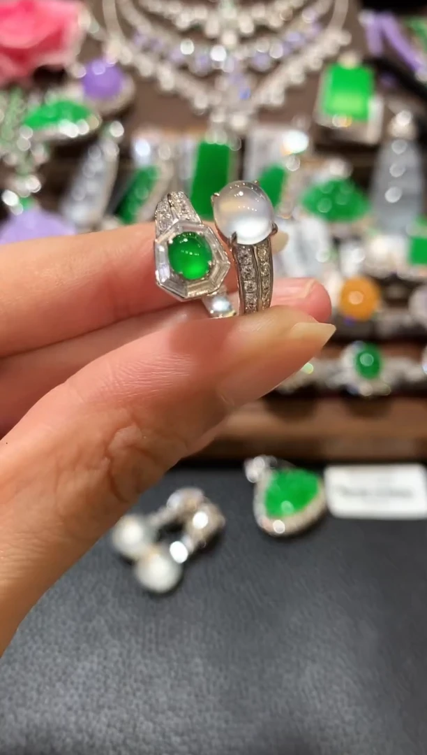 18K金镶嵌戒指翡翠a195