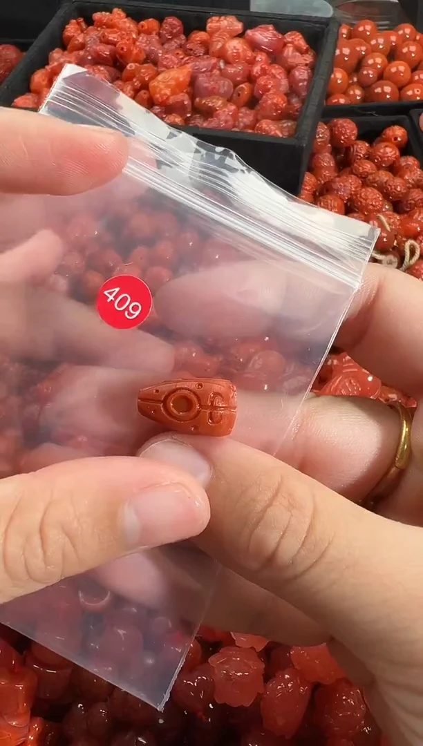 颈饰未镶嵌南红玛瑙1