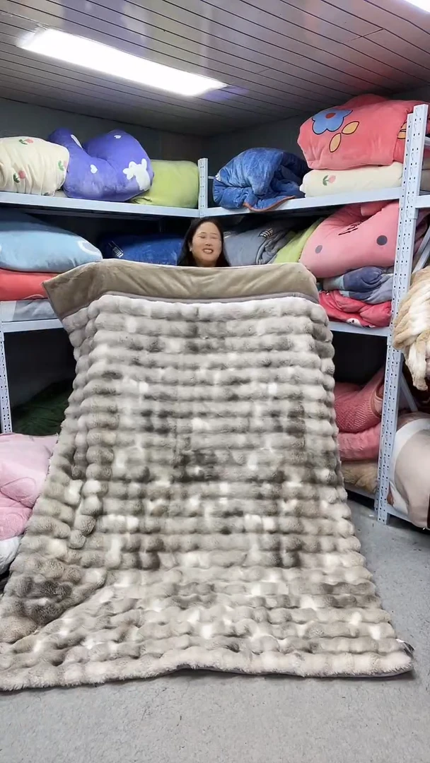 牛奶绒150+200仿兔毛被子。