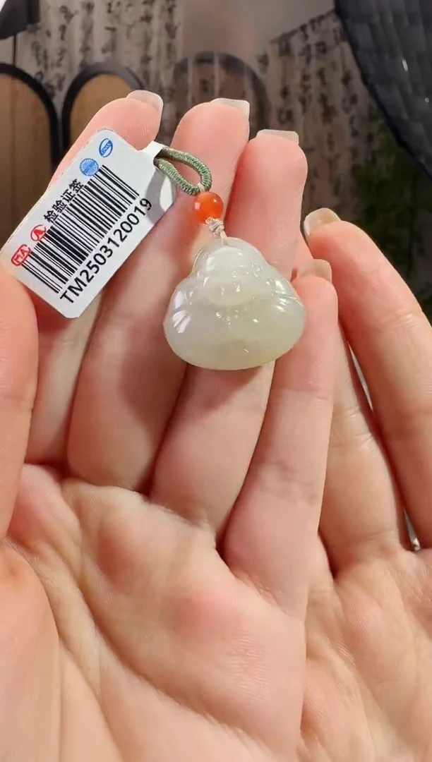 和田玉未镶嵌颈饰抱抱佛p