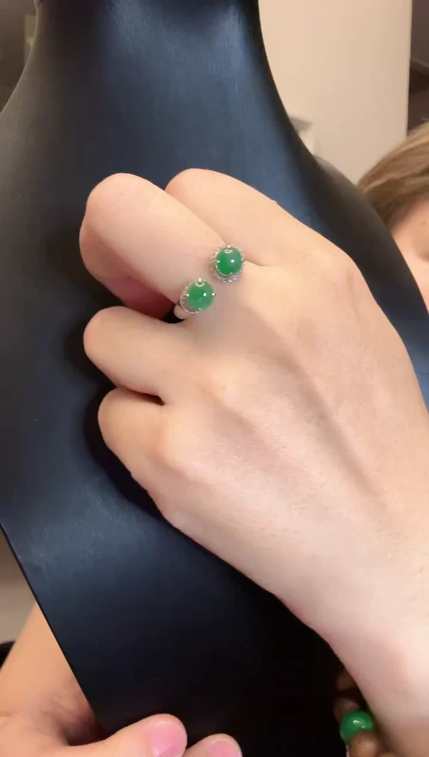 翡翠戒指未镶嵌翡翠戒指