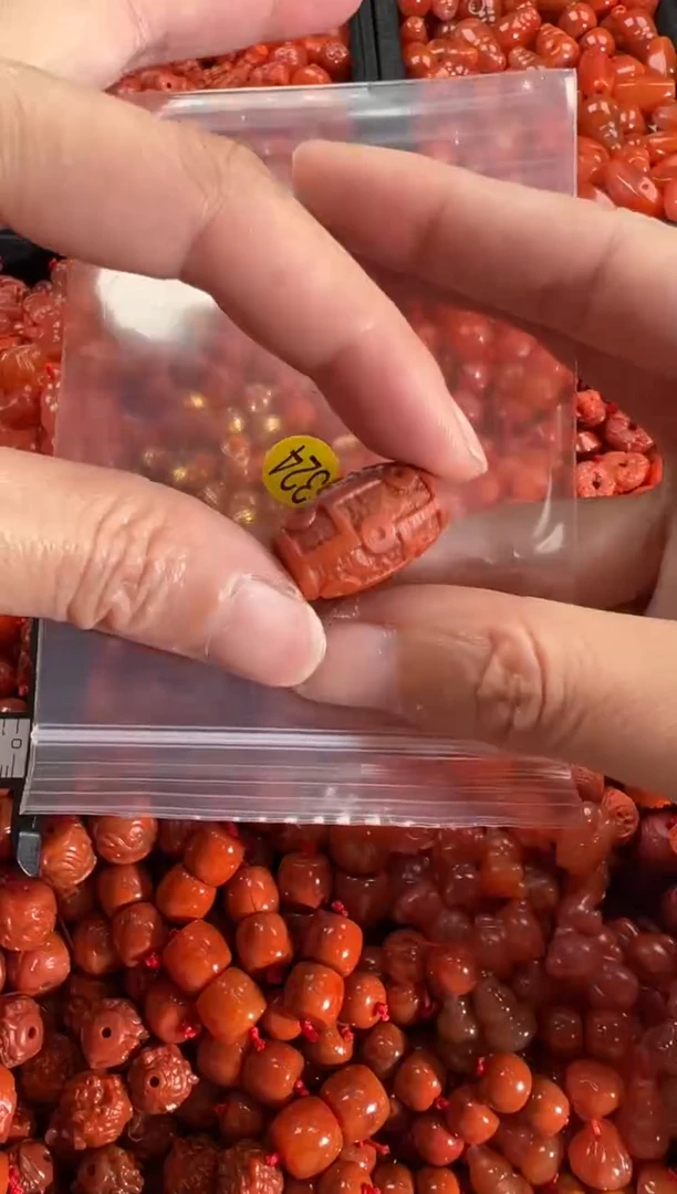 【闪购商品】南红玛瑙颈饰未镶嵌1