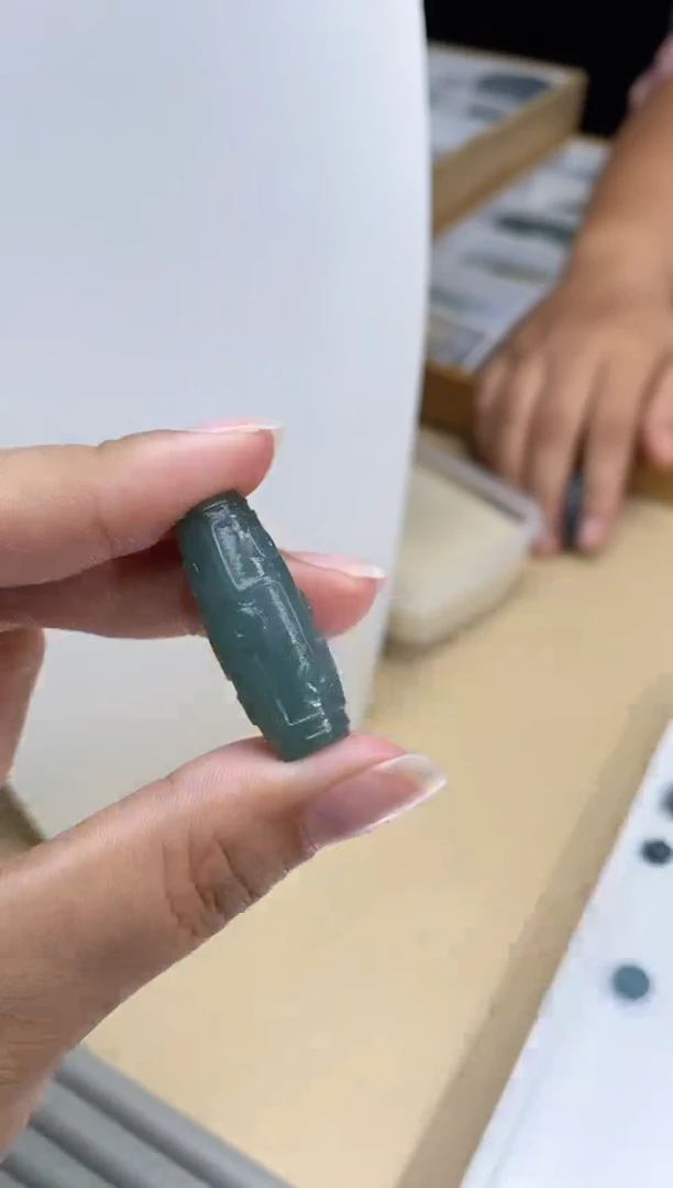 未镶嵌定制翡翠奔***子挂件