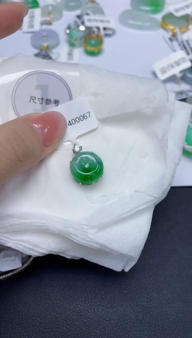 颈饰未镶嵌翡翠天然缅甸翡翠A货多样性发一件