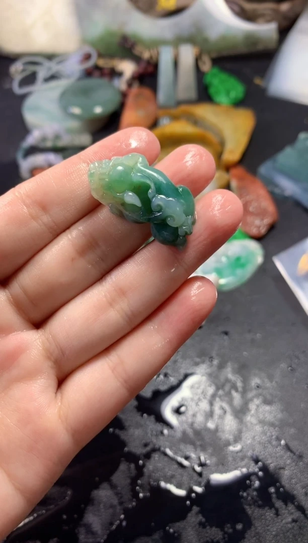 翡翠未镶嵌颈饰封**爱005天然翡翠