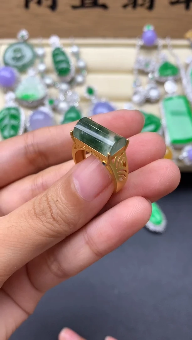 翡翠戒指18K金镶嵌165-中国好珍宝