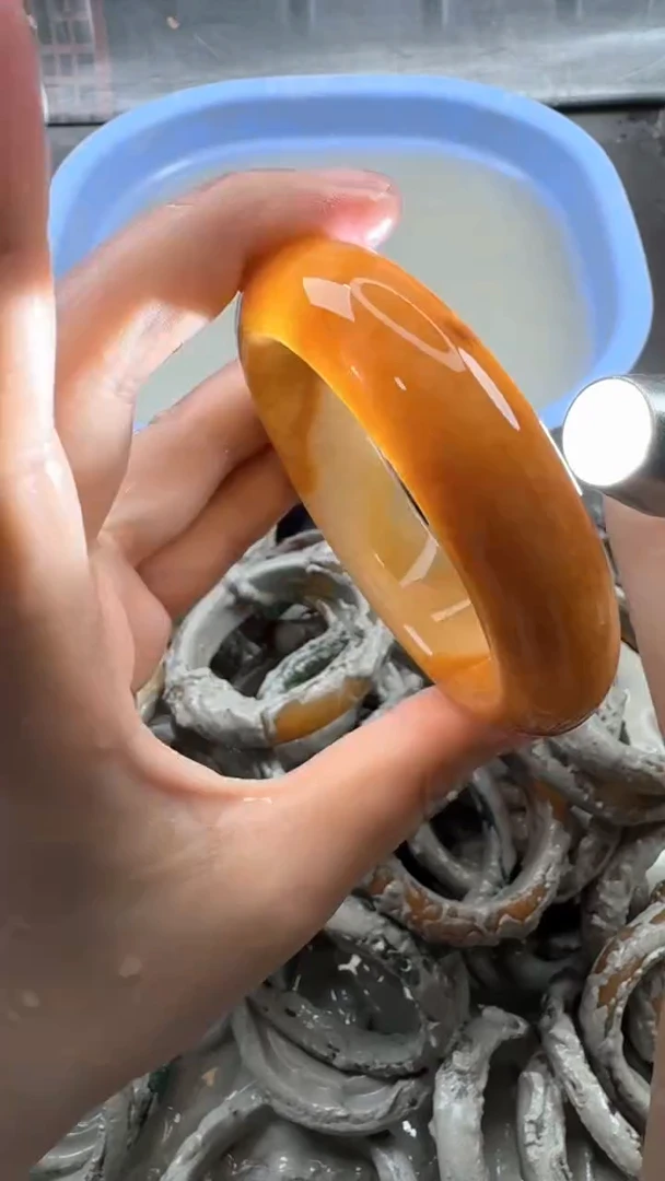 石英质玉手镯未镶嵌9