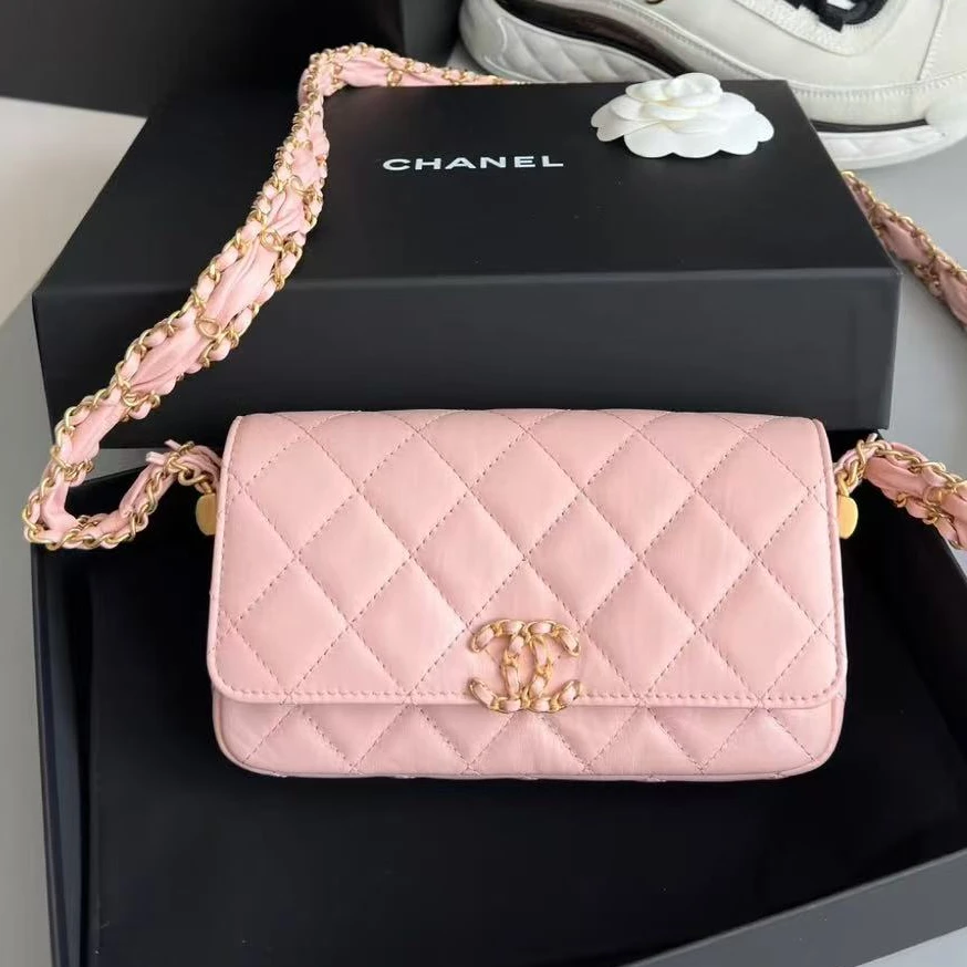 99新 Chanel/香奈儿 粉色金扣19woc宽肩带信封包（裸包)19050702