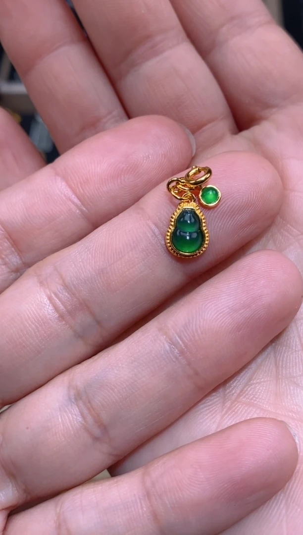 【闪购商品】翡翠颈饰银S925镶嵌葫芦