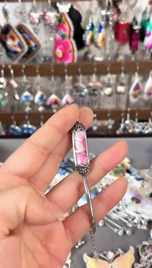 彩云南阁非遗老绣苗银饰品550